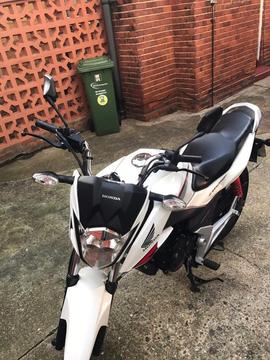 WHITE HONDA CBF 125 2016