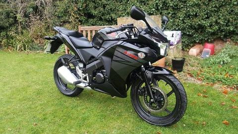 Honda CBR 125 2016, only 7,400 miles, free delivery & warranty