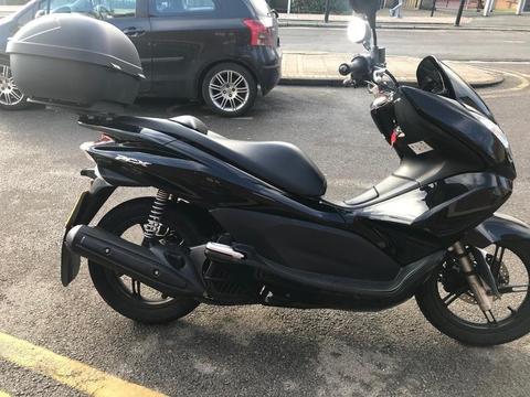 HONDA PCX 125cc Black 2011 excellent condition!!!