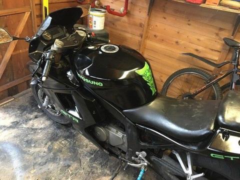 Hyosung GTR 125 10 months mot brand new battery and alarm full v5 in my name rides amazing