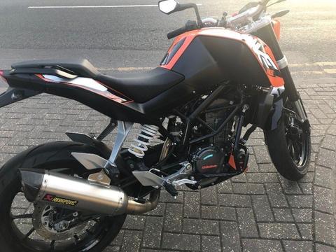 KTM DUKE 125cc ABS 2016 - LOW MILES -- EXCELLENT CONDITIONS