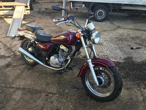 Suzuki gz 125cc mint condition- mot drives lovely