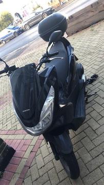 Honda PCX alost new, only 9months old