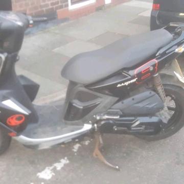 Kymco 125 scooter