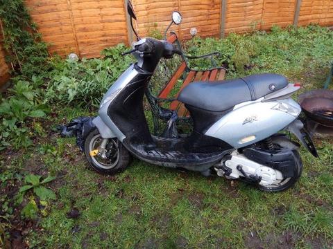 PIAGGIO ZIP 50CC, SCOOTER MOPED DE-RESTRICTED, LOW MILEAGE, MECHANICALLY SOUND, ELECTRICAL PROBLEM