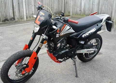 Sinnis Apache 125 2014 mint bike