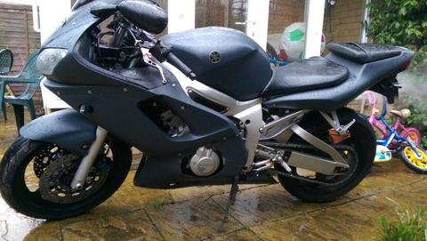 2001 Yamaha R6 carb model black low mileage long MOT and TAX OFFERS WELCOME
