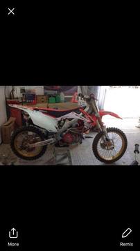 2011 crf 450 comes with spares