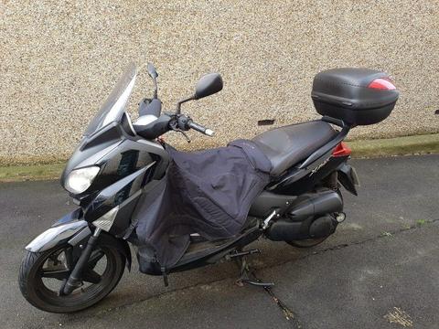 Yamaha XMax 250 12 Reg, low mileage. Good condition, one owner with FSH. Top Box, skirt and cover