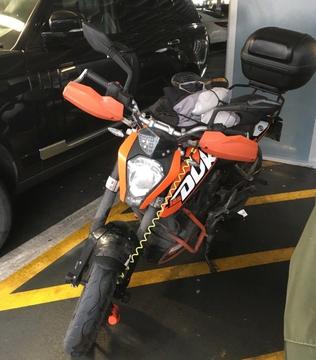 KTM Duke 125 Learner Legal - Used-well maintained - Heated grips - Top box