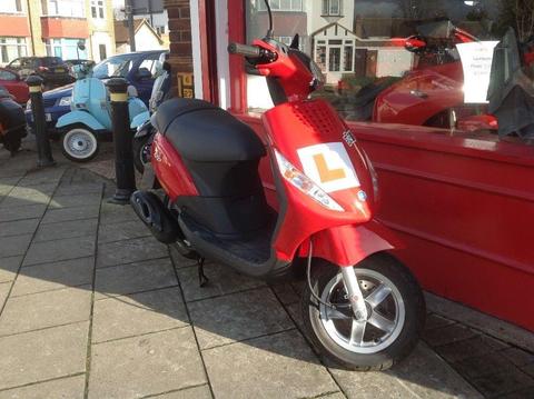 Piaggio Zip 50cc 4T 2 owners genuine 73km/s from new scooter is very very very clean as new