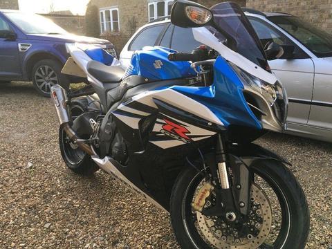 SUZUKI GSXR 1000: 2014, 7000miles, Immaculate Condition, FSH