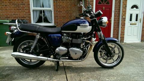 Triumph Bonneville se 865