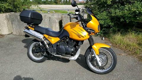 Triumph Tiger 885i long mot