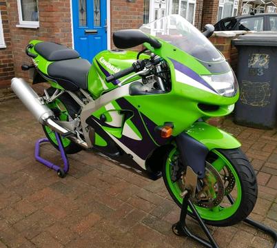 Kawasaki zx6r