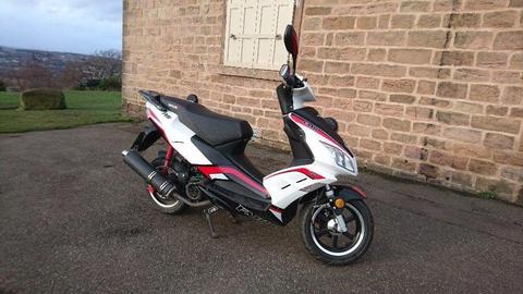 Lexmoto FMR 125CC scooter