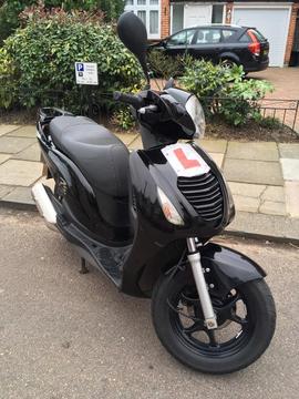 (SOLD PENDING COLLECTION) 2010 Honda ps 125cc scooter MOT and logbook provided all papers