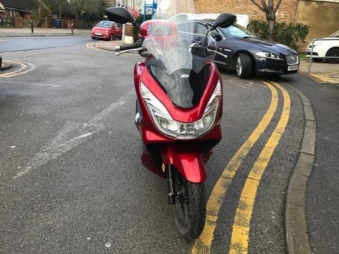 HONDA PCX 125cc red 66 plate 2016 low mileage hpi clear!!!