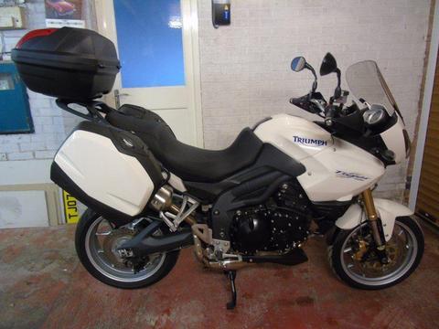 triumph tiger 1050