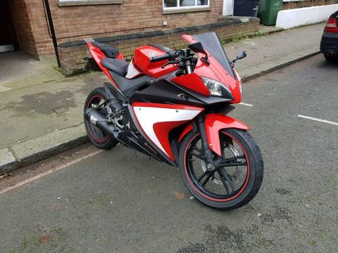 YAMAHA YZF R125 EXCELLENT CONDITION OPEN TO OFFERS