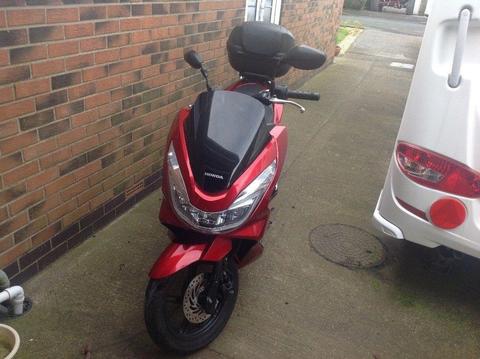 Honda 125 PCX (64), 2160miles