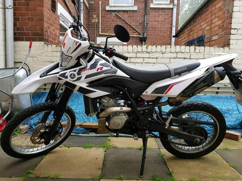 2015 Yamaha wr125r white