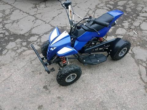 LITTLE 49CC QUAD WITH PULL START IN GREAT CONDITION , STARTS RIDES