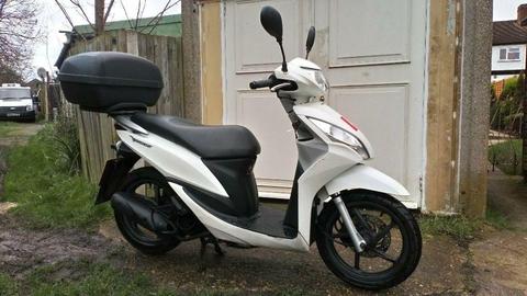 Honda Vision 110 2011 with extras