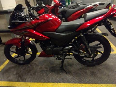 Honda CBF 125 2013, 4238 mileage, full service and MOT just complete, one owner