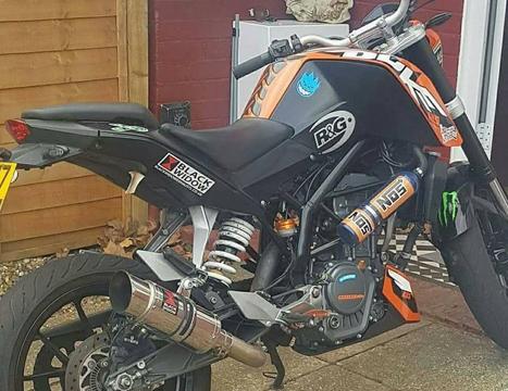 2016 KTM DUKE 125cc - 1 Owner from New - Loads of Extras- In Mint Condition & Very Well Looked After