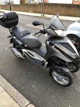 Piaggio MP3 Yourban 300cc scooter not motorcycle bike