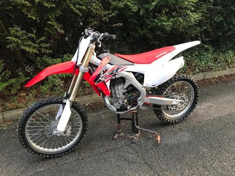 HONDA CRF 450 2016 at a bargain price. Px welcome