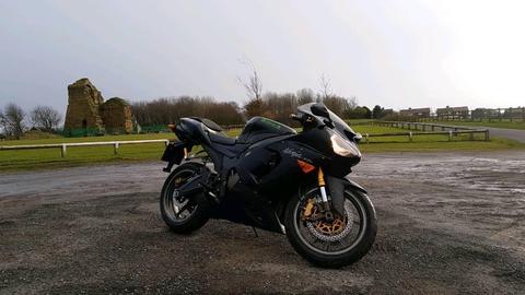 Kawasaki ZX6R ZX636 C6F - 2006 (06) - Only 7800 Miles