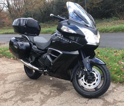 Triumph Trophy 1200se Black 2015 excellent condition