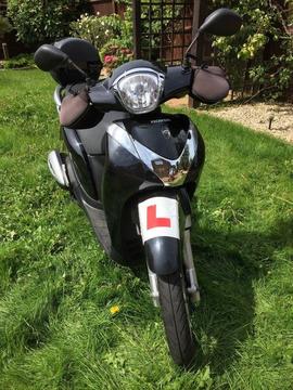 Honda SH MODE 125cc, black, 2015, comes fitted with accessories, £1800