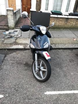 Piaggio Liberty 125 cc scooter moped + things