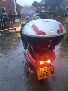 Piaggio X9 125cc High Windshield, A lot of cargo space