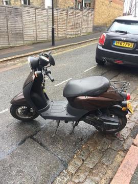 Sinnis 50cc scooter for sale 2013 £550