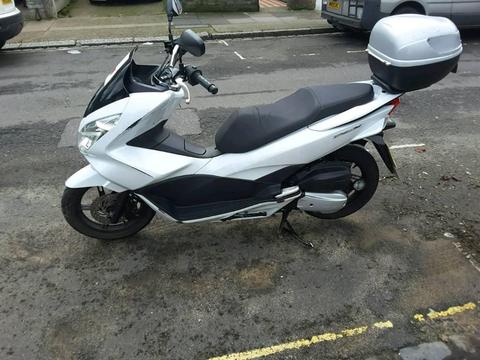 Honda pcx 125 auto moped excellent condition only 1599 no offers