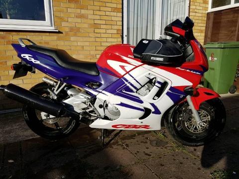 Honda CBR600f, 2000 W reg