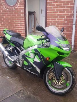 Kawasaki zx6r 600 motorbike