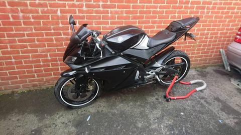 Yamaha Yzf r125.delivery available