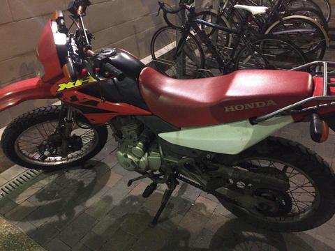 XR125 2004. £799 (ono). MOT until 10/2018. Cheap road tax & ins. Serviced, new exhaust tyres chain