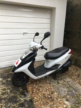 Yamaha Vity 125cc 14k Miles White 2012 MOT April 2018