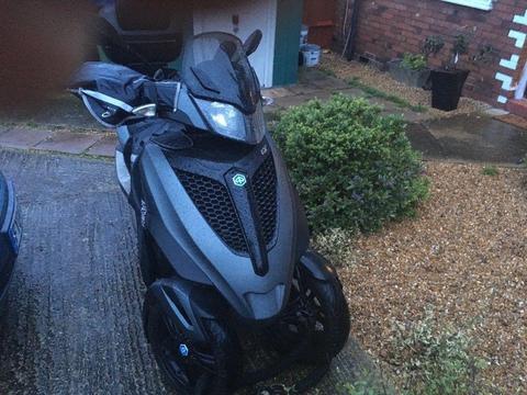 Piaggio MP3 LT Yourban 300 (Drive on car licence - Congestion Charge Exempt)