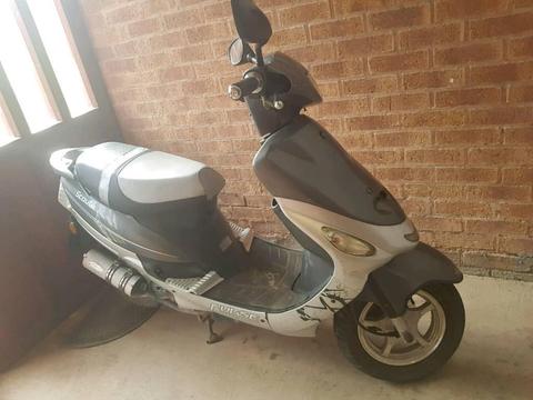 Lexmoto scout 50cc moped genuine 300 miles