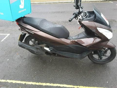 Honda pcx excellent condition only 1499 no offers
