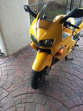 Honda VFR 800 I 2000 model