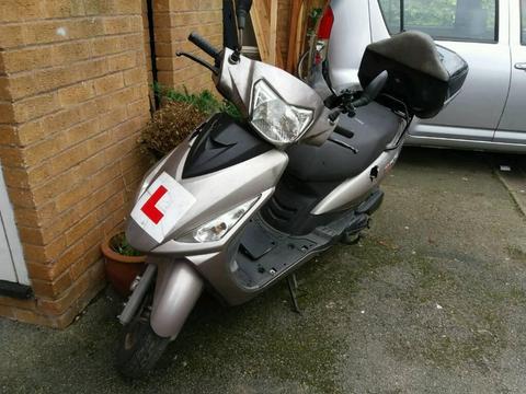 Scooter 125 2013 low mileage