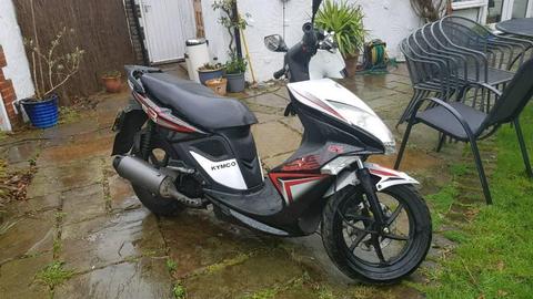 Kymco s8 125cc scooter with 12 months mot